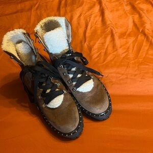 Women's Brown Shearling-Lined Boots